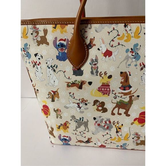 Disney Dooney & Bourke Santa Dogs Tote Tails Paws Pluto Stitch 2021 Christmas - Picture 6 of 13